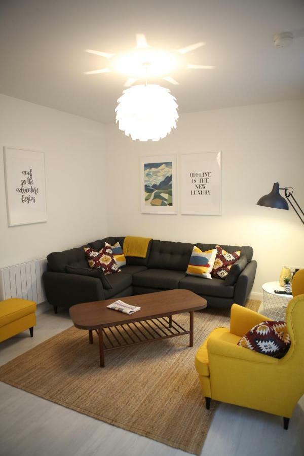 East Bridge Apartments エニスキリン エクステリア 写真
