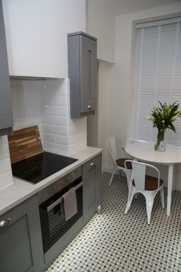 East Bridge Apartments エニスキリン エクステリア 写真