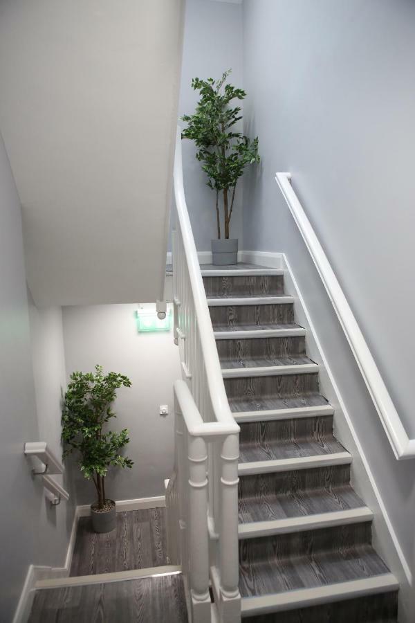 East Bridge Apartments エニスキリン エクステリア 写真