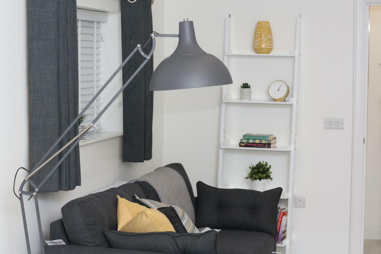 East Bridge Apartments エニスキリン エクステリア 写真