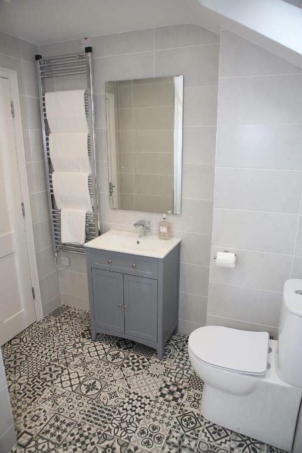 East Bridge Apartments エニスキリン エクステリア 写真
